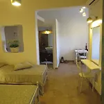 Hotel Manos Karterados (Santorini)