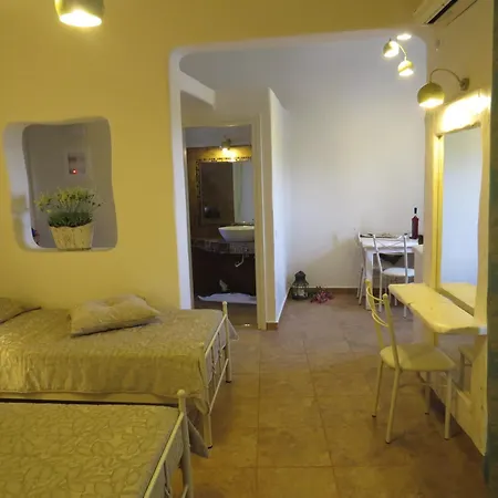 Hotel Manos Karterádos