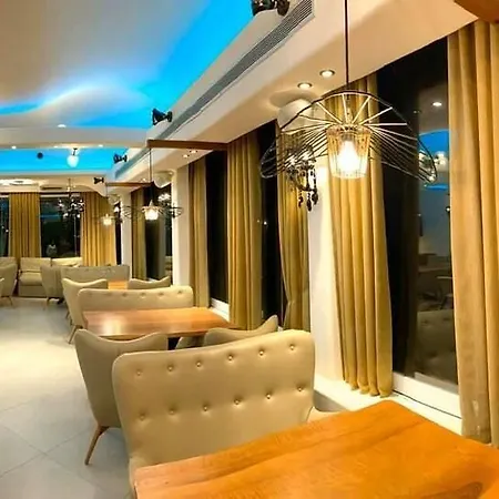 Hotel Manos