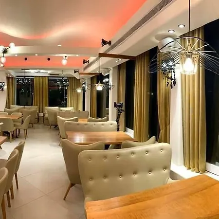 Hotel Manos 4*