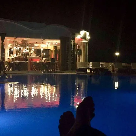 Manos Hotel