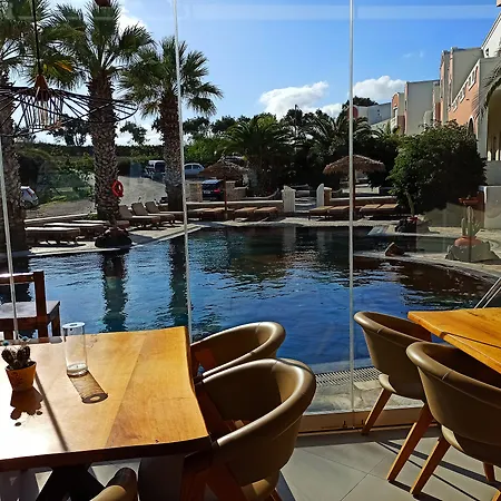 Hotel Manos Karterados (Santorini)