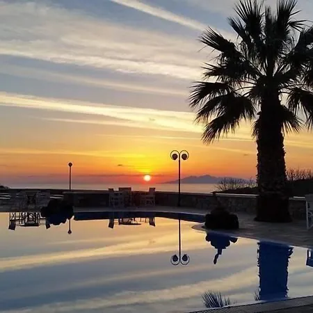 Manos Karterados (Santorini)