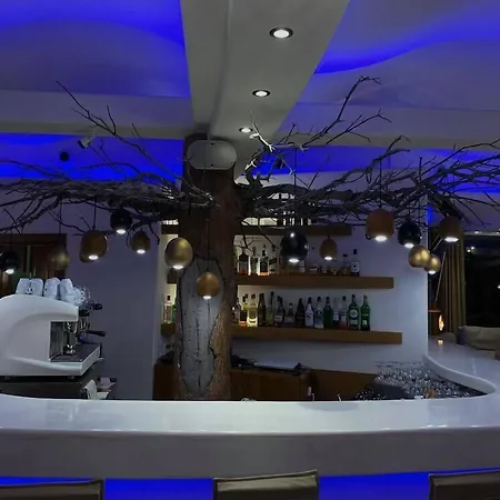 Manos Hotel 4*
