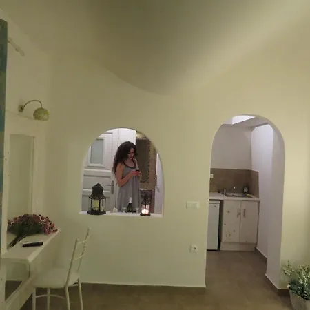 Manos 4* Karterados (Santorini)