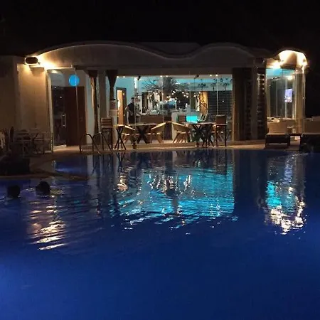 Manos Hotel 4*