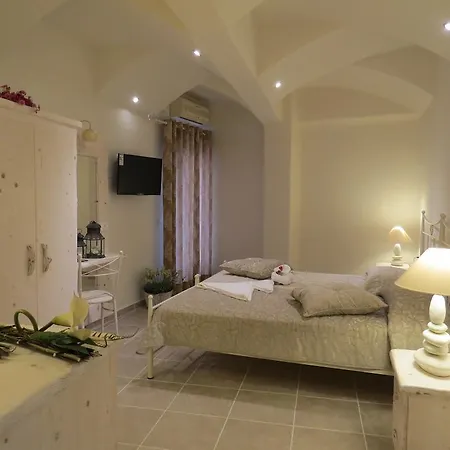 Manos Hotell Karterados (Santorini)