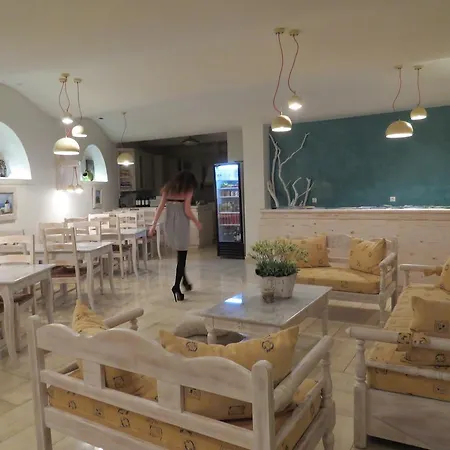 Hotel Manos Karterados (Santorini)