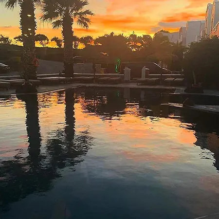 Manos Karterados (Santorini)