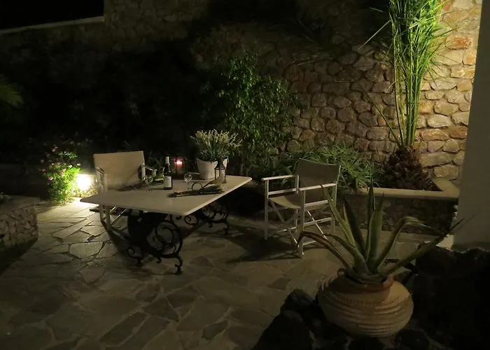 Manos Karterados (Santorini)