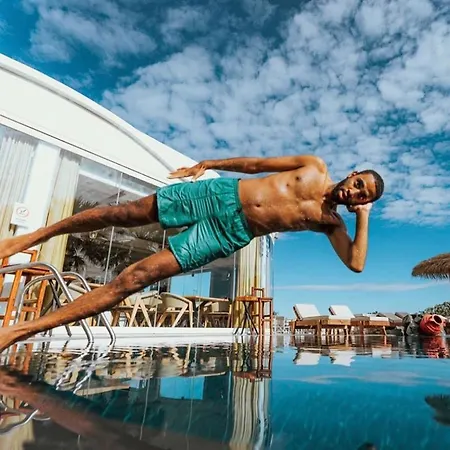 ホテル Manos カルテラドス