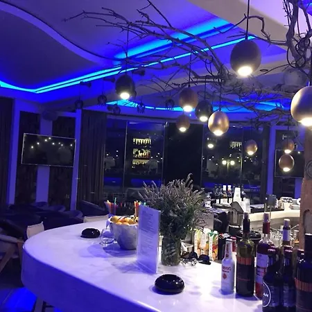 Otel Manos