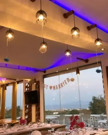 Otel Manos 4*