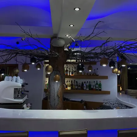 Hotel Manos 4*